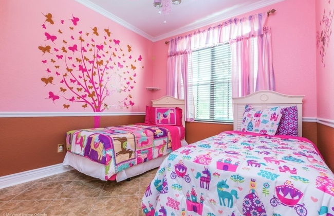 "southern Charm" 4 Bed & 2 Bath Private Pool Home 4 Bedroom Villa by RedAwning - Photo 9