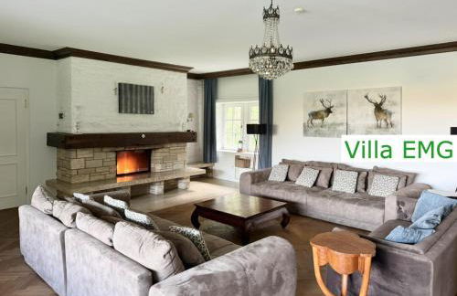 Villa EMG Ferienhaus in Alleinlage mit Privatsee Jacuzzi und Sauna für bis zu 22 Personen bei Osnabrück - Foto 4