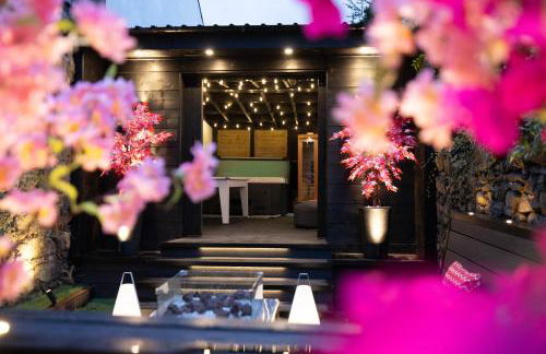 The Secret Garden, Donaghadee - The Hideaway - Stylish 5-Beds, and Lavish 3-Bedrooms - Guests 7 - Super Fast Speed Wi-FI - Foto 74