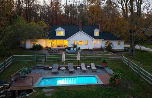 Elegant 7BR Estate with Pool & Hot Tub in Berkshires - Foto 73