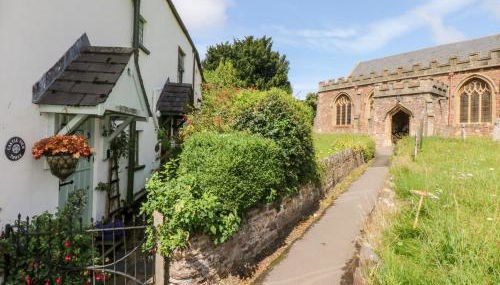 Castle View - Photo 1