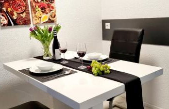 New Modern SelfCheckin PublicFreeParking HighSpeed Wifi KingSizeBed - Foto 3