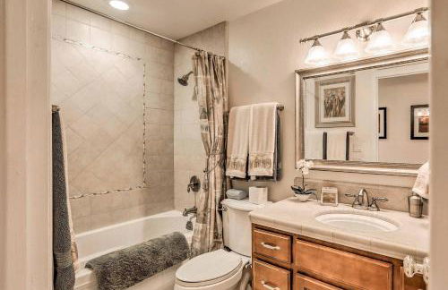 Lake Tahoe Family Home with Hot Tub and Game Room! - Foto 32