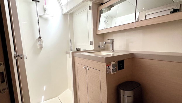 Dream Holiday on a Luxurious Sailing Yacht - Foto 3, Baño