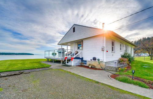 Bayfront Port Hadlock Retreat with Grill and Deck! - Foto 25