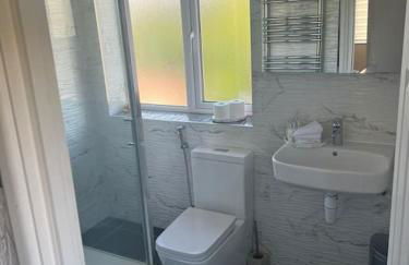 Lovely 3 bedroom house in Borehamwood . - Foto 28