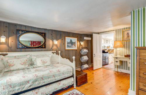 Historic 1820s Homestead on Battenkill River! - Foto 16