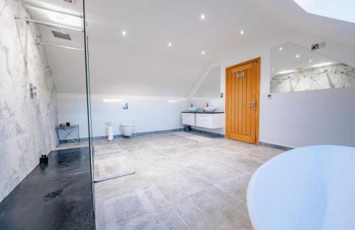 Highview House, Llandevaud - Foto 10