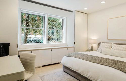 Private Beautiful Townhome w Zen Garden - Photo 7