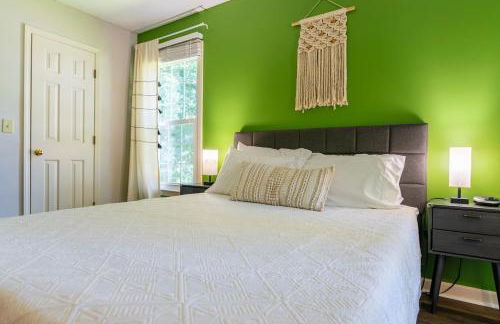 3 Beds, Kids Friendly Ranch,Jaccuzzi Tub,Walk to Food Lion,Restaurant, Keurig , sleep noise machine,,Crib,5G - Foto 4