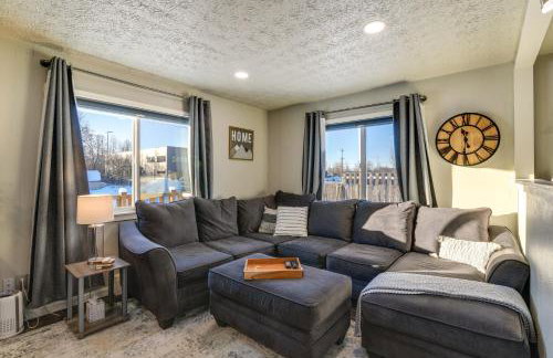 Updated Townhome Near Airport and Shopping! - Foto 1