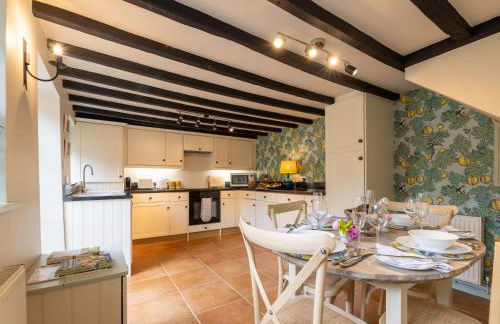 Wisteria Cottage , Pretty Cotswold Cottage close to Chipping Campden - Photo 19