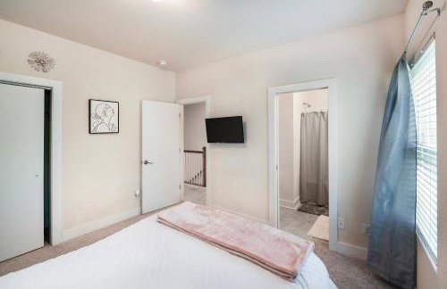 Stylish 3BR Home in CLT, Close to Downtown, Airport, WFH & Parking & Family Friendly & Business Ready - Foto 37