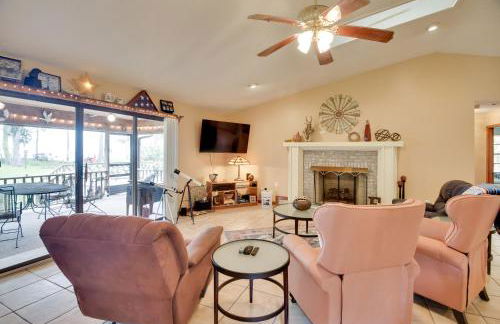 Pirate Cove Home in Welaka Dock and River Access! - Foto 3