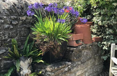 Norburton Hall Cottages - Photo 15