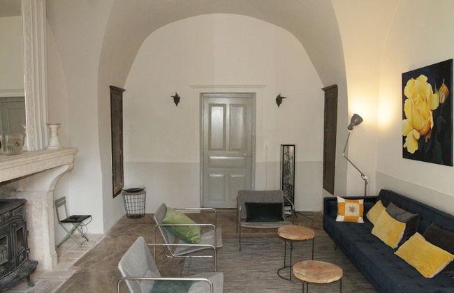 Historic Mansion by River Cenevieres - Foto 22