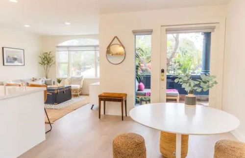 Cheerful 4BD Home in the Heart - Foto 8