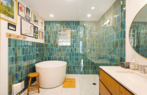 The Blue Forest Chalet - Kayak, Hike, Hot Tub - Foto 8