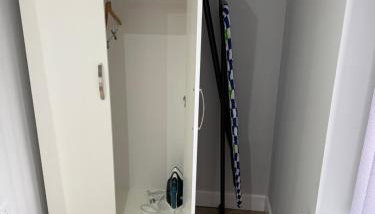 Luxurious 3 bedrooms flat near New Cross,Wolverhampton No Parties or events - Foto 5, wardrobe