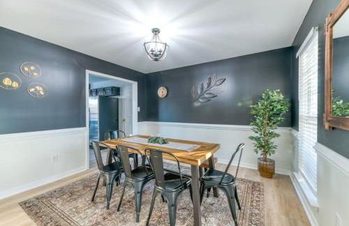 Hilltop Hideaway - Pool - Jacuzzi - Ping Pong - 12 guests - Fireplace - Mountain Views - Pets are allowed by request - Foto 16