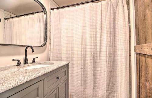 Stylish Mountain Home Near Ski, Golf and Manchester! - Foto 14