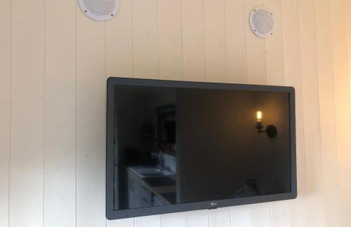 Cosy Shepherds Hut, heating, Hot Tub, WiFi and magnificent view - Foto 58