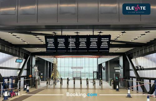 LAST-MINUTE SPECIALS l ELEGANT HOUSE l WEMBLEY STADIUM LOCATION, FREE PARKING, 5 MIN TO BRENT CROSS WEST STATION, SLEEPS Up to 6 l Elevate Living Estates Short Lets Cricklewood & BRENT CROSS - Foto 39