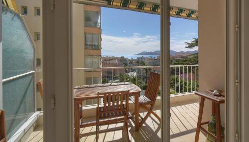 FRGK Fauvettes 1BDR Terrace, Parking, AC & Ultra-Fast Wi-Fi - Foto 4