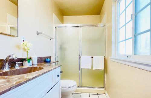 GREAT FOR BUSINESS & FAMILY TRIPS 3BD 2BA close to DESNEYLAND, FREE PARKING - Photo 14