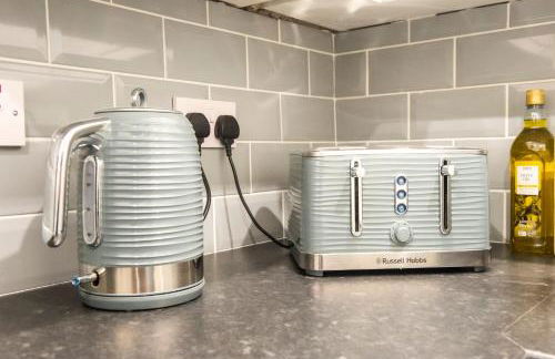 Two Bed Stylish Apartment in Heart of West End - Foto 19