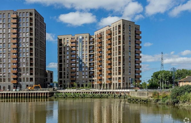 Riverside Retreat in Barking - Photo 1