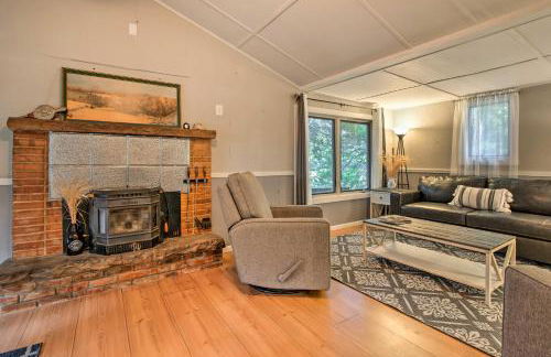 Plum Creek Retreat with Beach near Johnson Lake - Foto 14