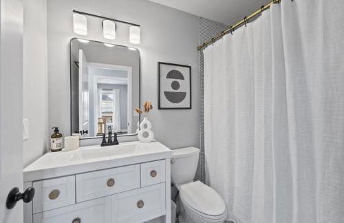 Hanford House w Hot Tub,Sauna,Bar - Photo 18