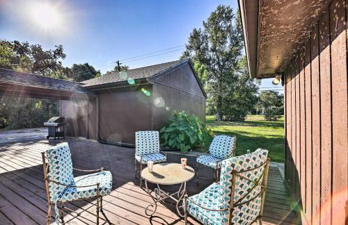 Spacious Seabrook Home with Patio 1 Mi to Beach! - Foto 3