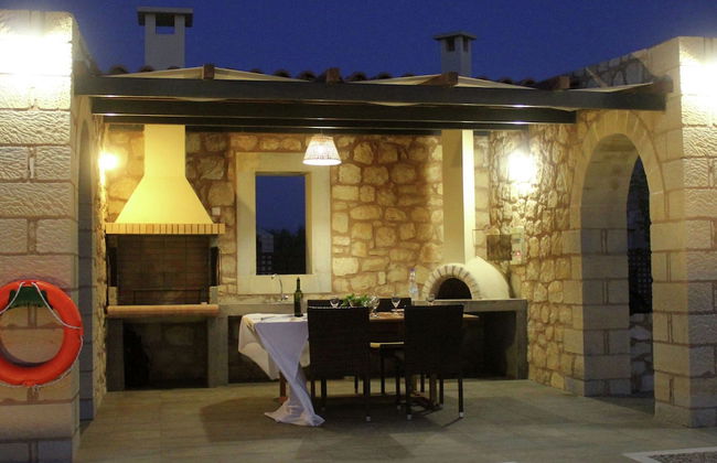 Villa in Kamisiana With Private Pool & Beach - Photo 25