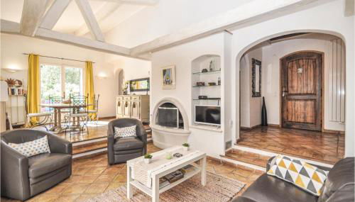 3 Bedroom Gorgeous Home In Grasse - Photo 3