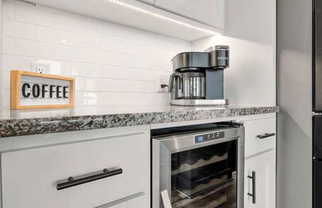 New Luxury Texas Farmhouse - Photo 42