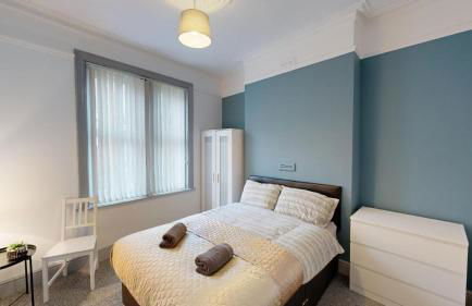 Central Stunning 3-Bed House - Free Parking - Foto 6