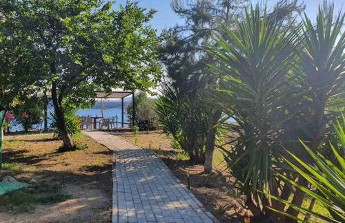 Wonderful stone house infront of the sea. - Photo 18