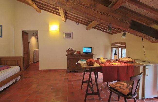 Attractive Apartment in old Farmhouse on the Estate With Pool - Foto 34