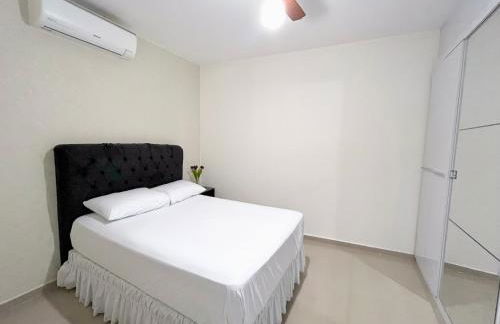 Casa Espaçosa com 5 Quartos Piscina Privativa 300m da Praia Ar condicionado em todos cômodos - Foto 11