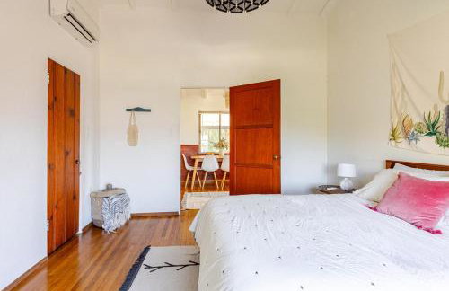 Serene & beautiful bohemian hilltop retreat - Foto 26