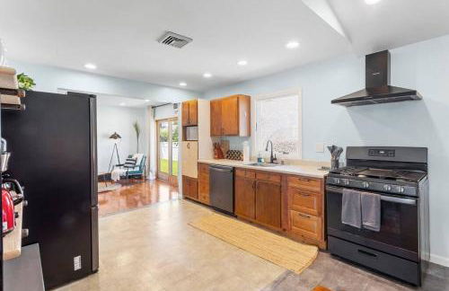 AC Beach Farmhouse Retreat - 5BD 2BA - Foto 13