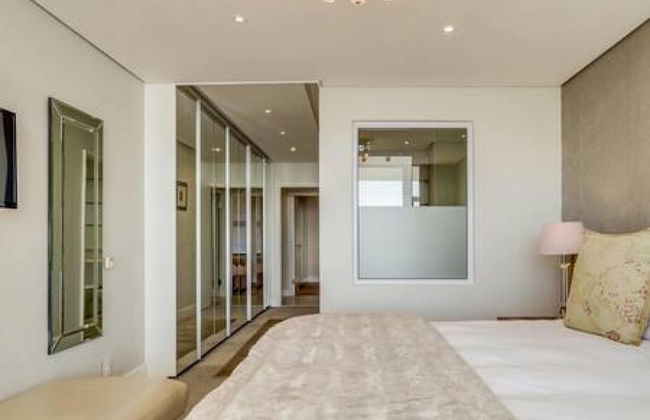 Aqua Views at the Waterclub in Cape Town - Photo 17