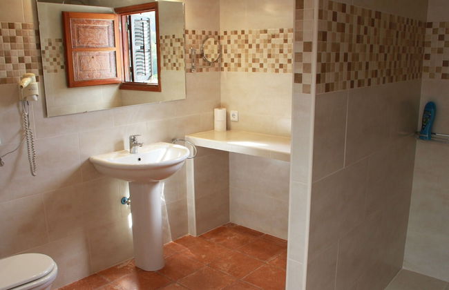 Lush Farmhouse in Sant Miguel de Balansat with Hot Tub & Private Pool - Foto 18