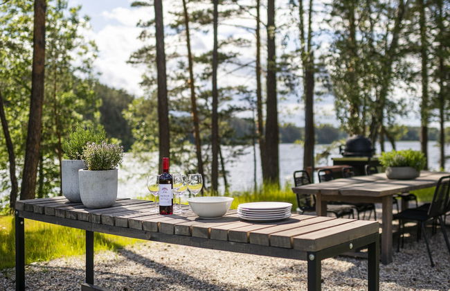 The Lake. Unique Waterfront Villa - Photo 63