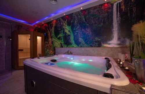 APARTAMENTO ESTRELLA SAUNA SPa JACUZZI - Photo 12
