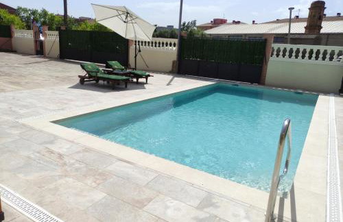 Casa en Empordà con piscina grande propia - Foto 1