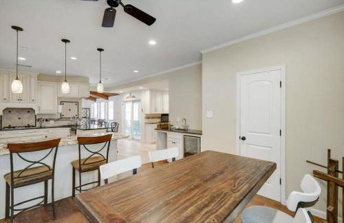 Highland Village - 4BR w Backyard Pool Oasis - Foto 15