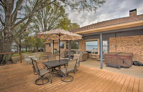 Roomy Texas Lake Retreat with Private Boat Ramp - Foto 33